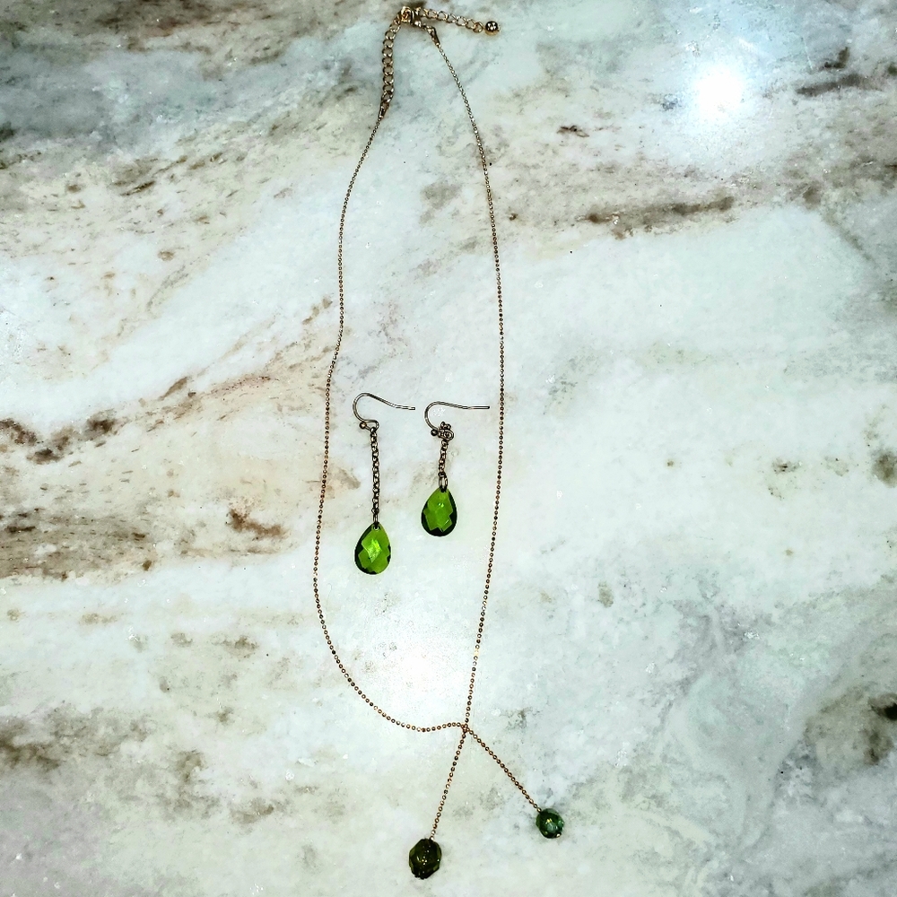 Necklace & earring set